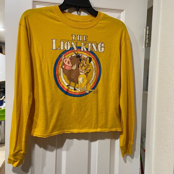 Disney Tops - Lion King Mustard Cropped Tee